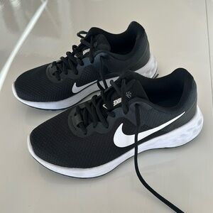 NIKE Sneakers